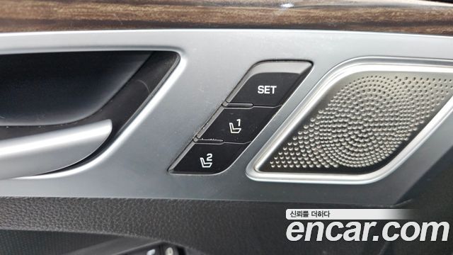 Genesis G80 2017 — photo 33