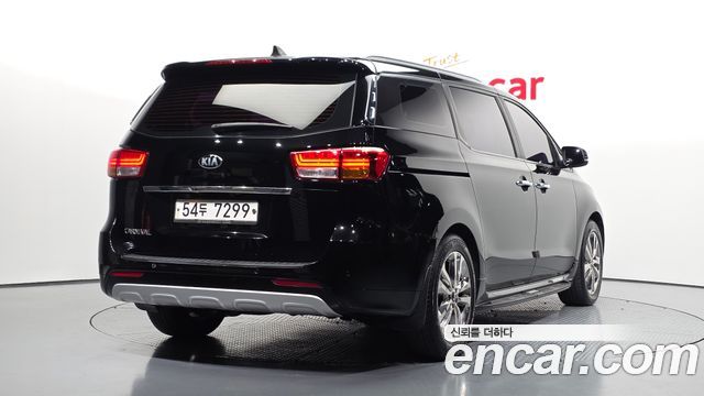 Kia Canival 2015 — photo 2