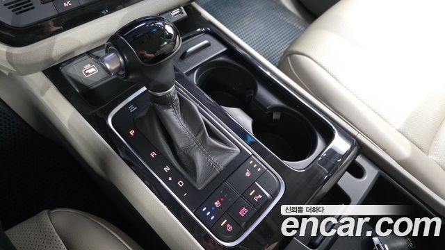 Kia Canival 2015 — photo 9