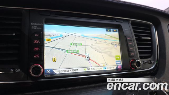 Kia Canival 2015 — photo 15