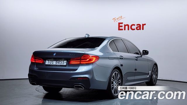BMW 5-Series 2019 — photo 2