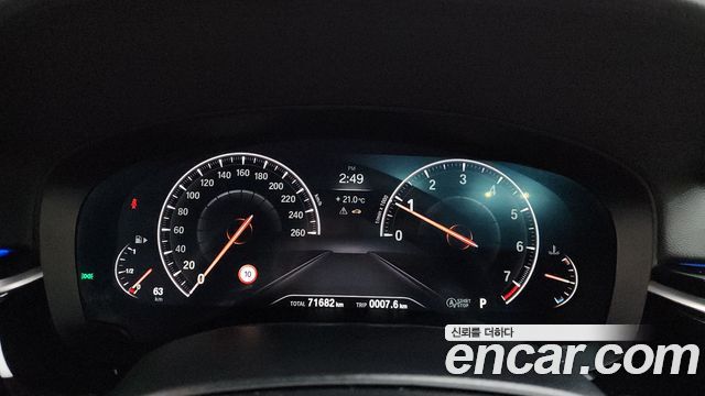 BMW 5-Series 2019 — photo 11