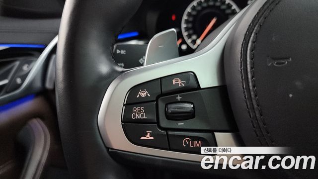 BMW 5-Series 2019 — photo 21