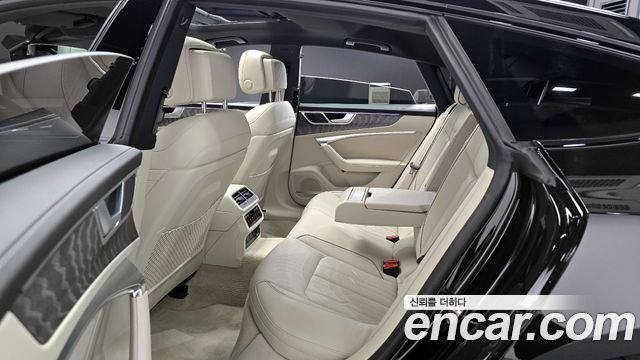 Audi A7 2025 — photo 12