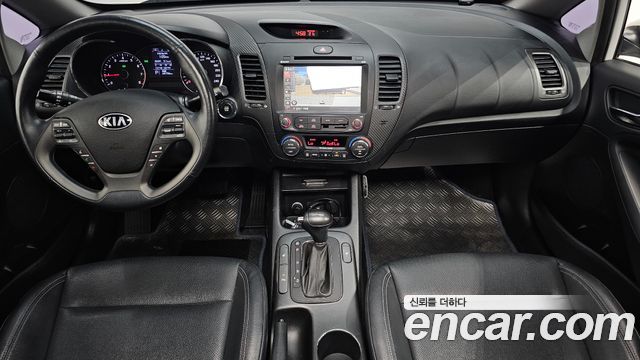 Kia K3 2014 — photo 10