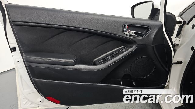 Kia K3 2014 — photo 14