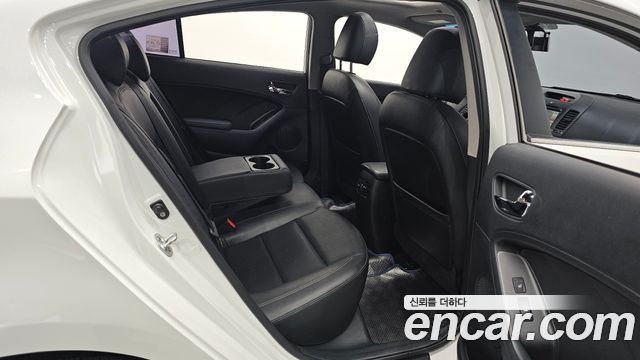 Kia K3 2014 — photo 16