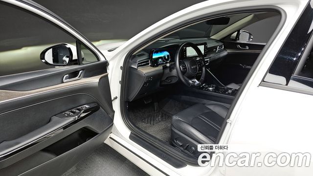 Kia K5 2023 — photo 10