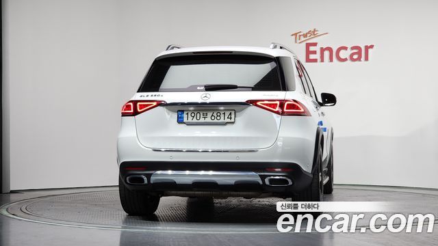 Mercedes-Benz GLE-Class 2022 — photo 4
