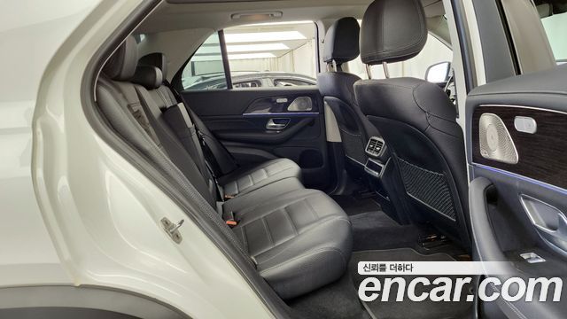Mercedes-Benz GLE-Class 2022 — photo 18