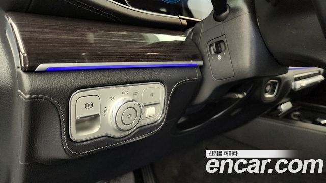 Mercedes-Benz GLE-Class 2022 — photo 22