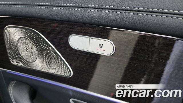 Mercedes-Benz GLE-Class 2022 — photo 25