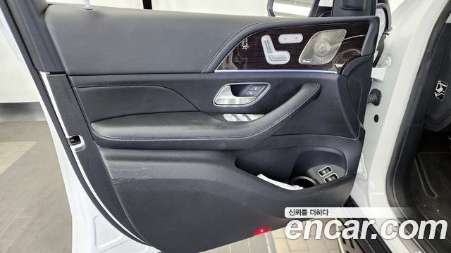 Mercedes-Benz GLE-Class 2022 — photo 14
