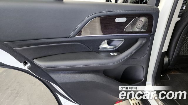 Mercedes-Benz GLE-Class 2022 — photo 15
