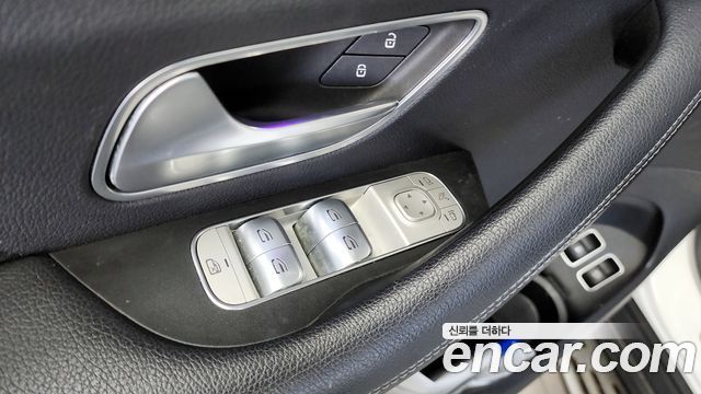 Mercedes-Benz GLE-Class 2022 — photo 28