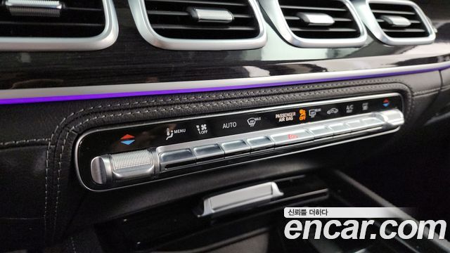 Mercedes-Benz GLE-Class 2022 — photo 32