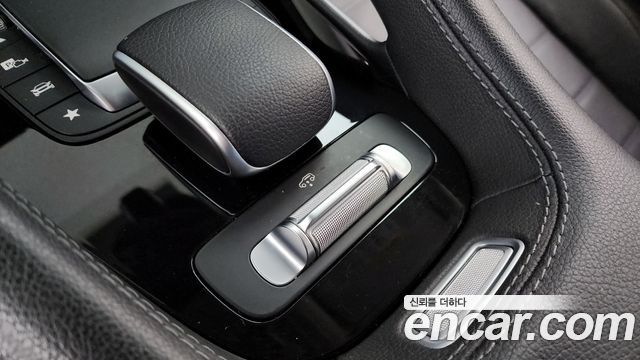 Mercedes-Benz GLE-Class 2022 — photo 33