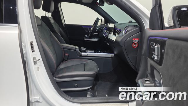 Mercedes-Benz GLB-Class 2023 — photo 11