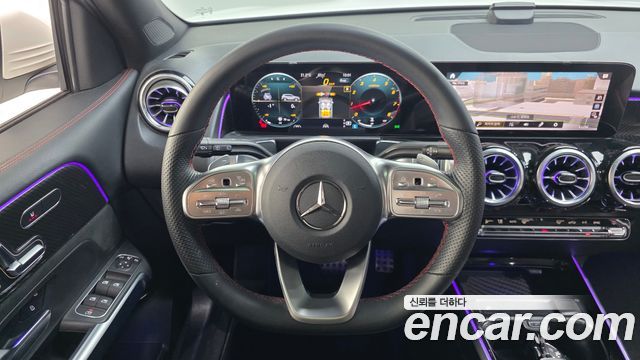 Mercedes-Benz GLB-Class 2023 — photo 13