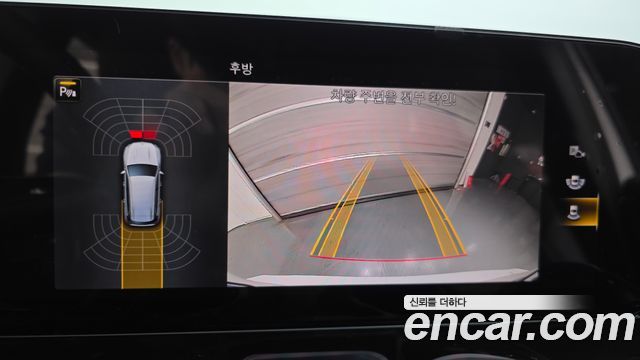 Mercedes-Benz GLB-Class 2023 — photo 15