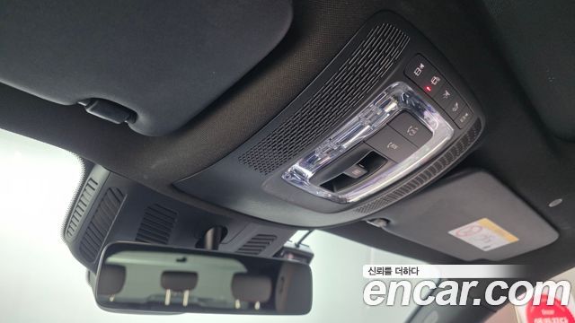 Mercedes-Benz GLB-Class 2023 — photo 17