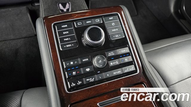 Hyundai Equus 2015 — photo 25