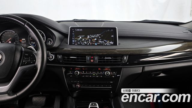 BMW X6 2017 — photo 12
