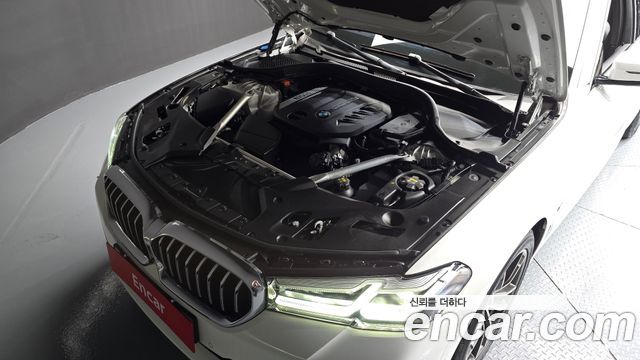 BMW 5-Series 2021 — photo 6