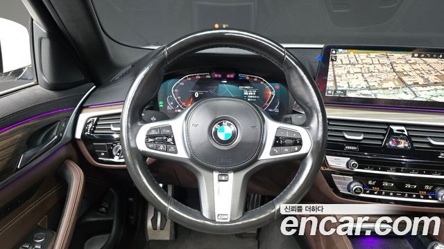 BMW 5-Series 2021 — photo 12