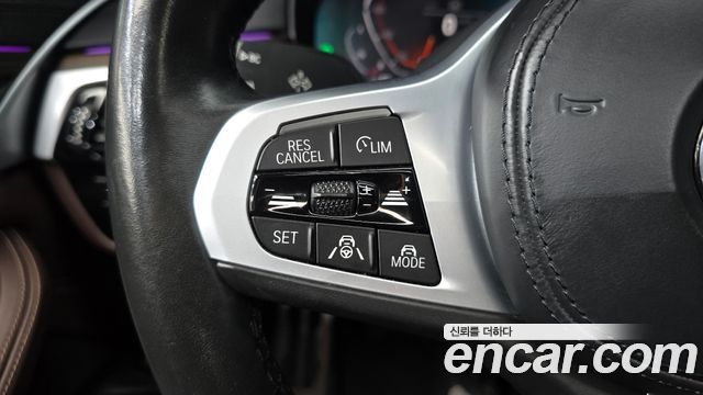 BMW 5-Series 2021 — photo 17