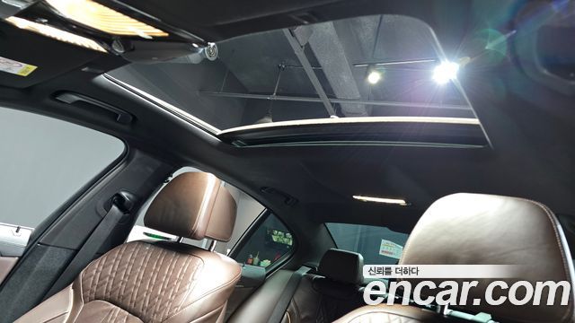 BMW 5-Series 2021 — photo 19
