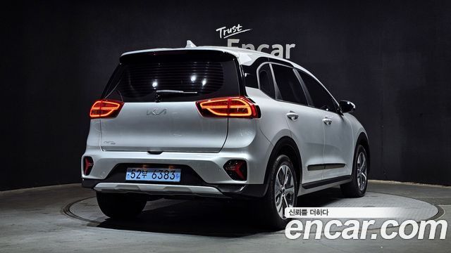 Kia Niro 2023 — photo 2