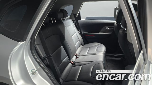 Kia Niro 2023 — photo 17