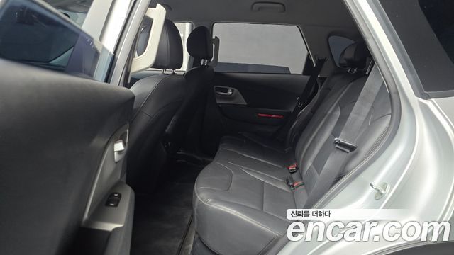 Kia Niro 2023 — photo 18
