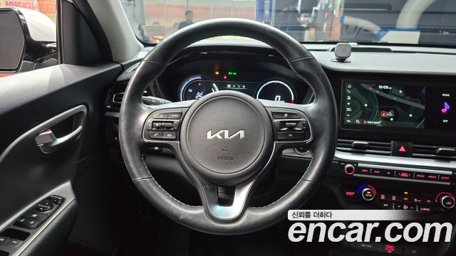 Kia Niro 2023 — photo 19