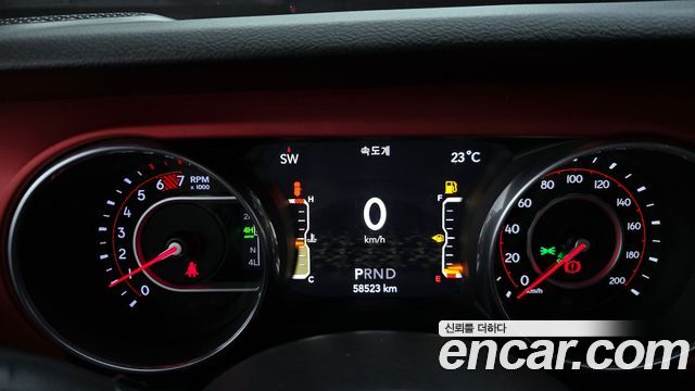 Jeep Wrangler 2018 — photo 11