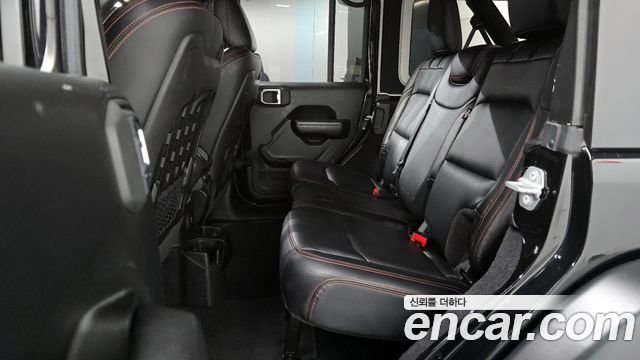 Jeep Wrangler 2018 — photo 18