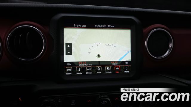 Jeep Wrangler 2018 — photo 22