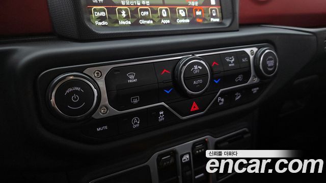 Jeep Wrangler 2018 — photo 23