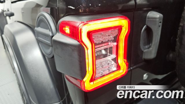 Jeep Wrangler 2018 — photo 9