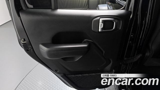 Jeep Wrangler 2018 — photo 15