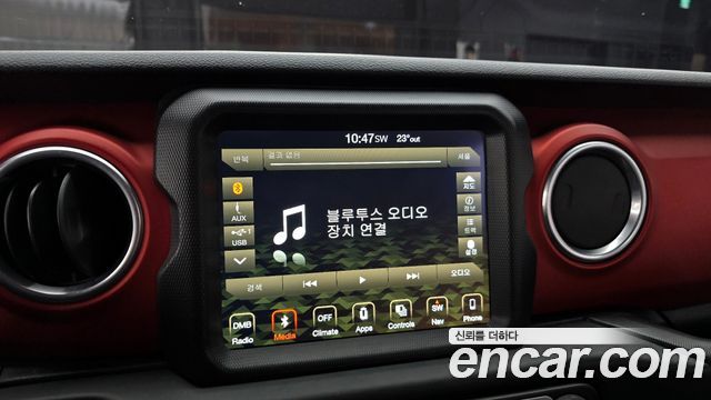 Jeep Wrangler 2018 — photo 31