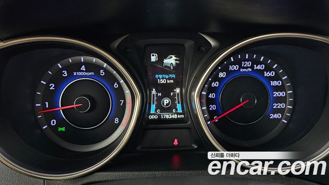 Hyundai AVANTE 2011 — photo 8