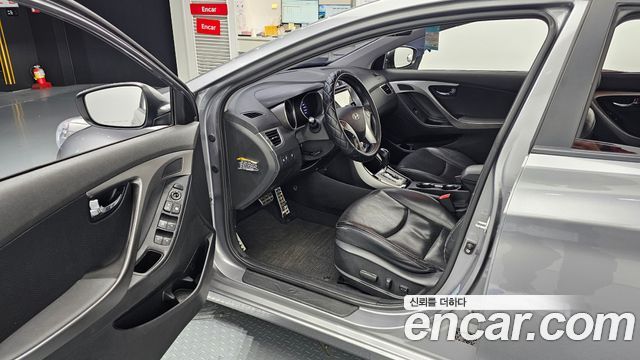 Hyundai AVANTE 2011 — photo 10