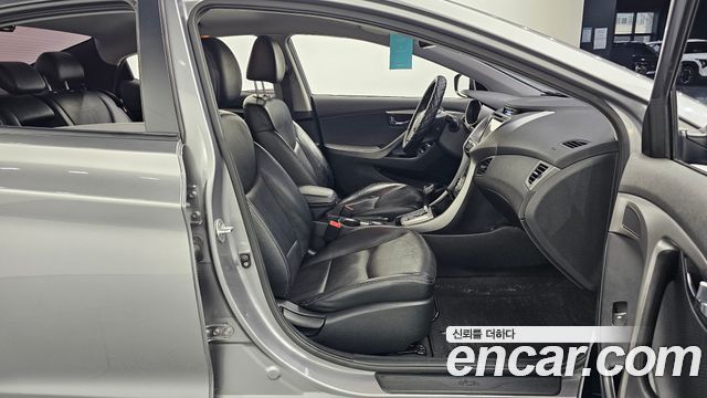 Hyundai AVANTE 2011 — photo 11