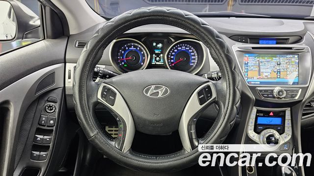 Hyundai AVANTE 2011 — photo 13