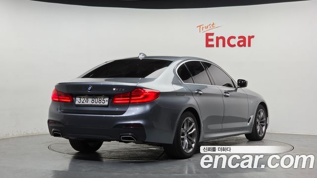 BMW 5-Series 2018 — photo 2
