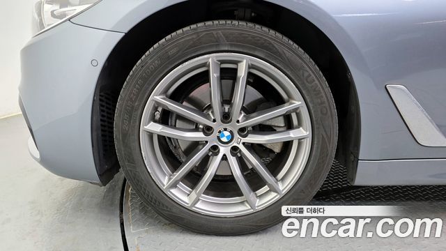 BMW 5-Series 2018 — photo 5