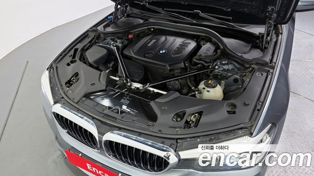 BMW 5-Series 2018 — photo 6