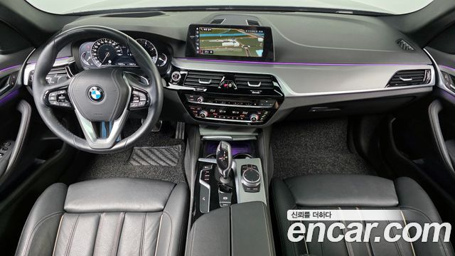 BMW 5-Series 2018 — photo 10